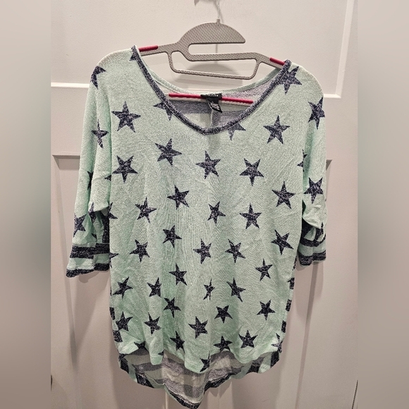 Rue21 Tops - Rue21 Star Print Lightweight Knit Top Mint Green High Low Hem Short Sleeve L